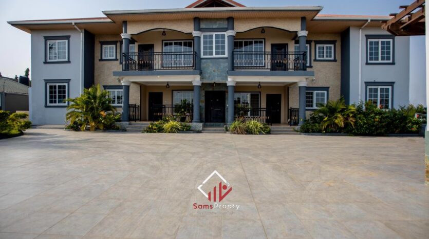 Modern 3-Bedroom Apartment in a Stylish Villa at Adjiringanor | Samsvista