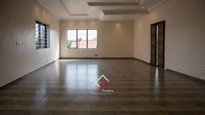 LUXURY 4 BEDROOM HOUSE FOR RENT